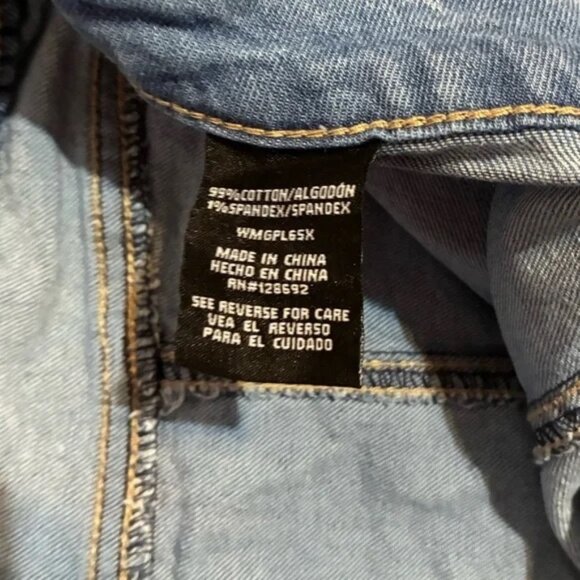 Madden NYC Women’s Mid-Rise Loose Fitted Jeans size small - Picture 7 of 9